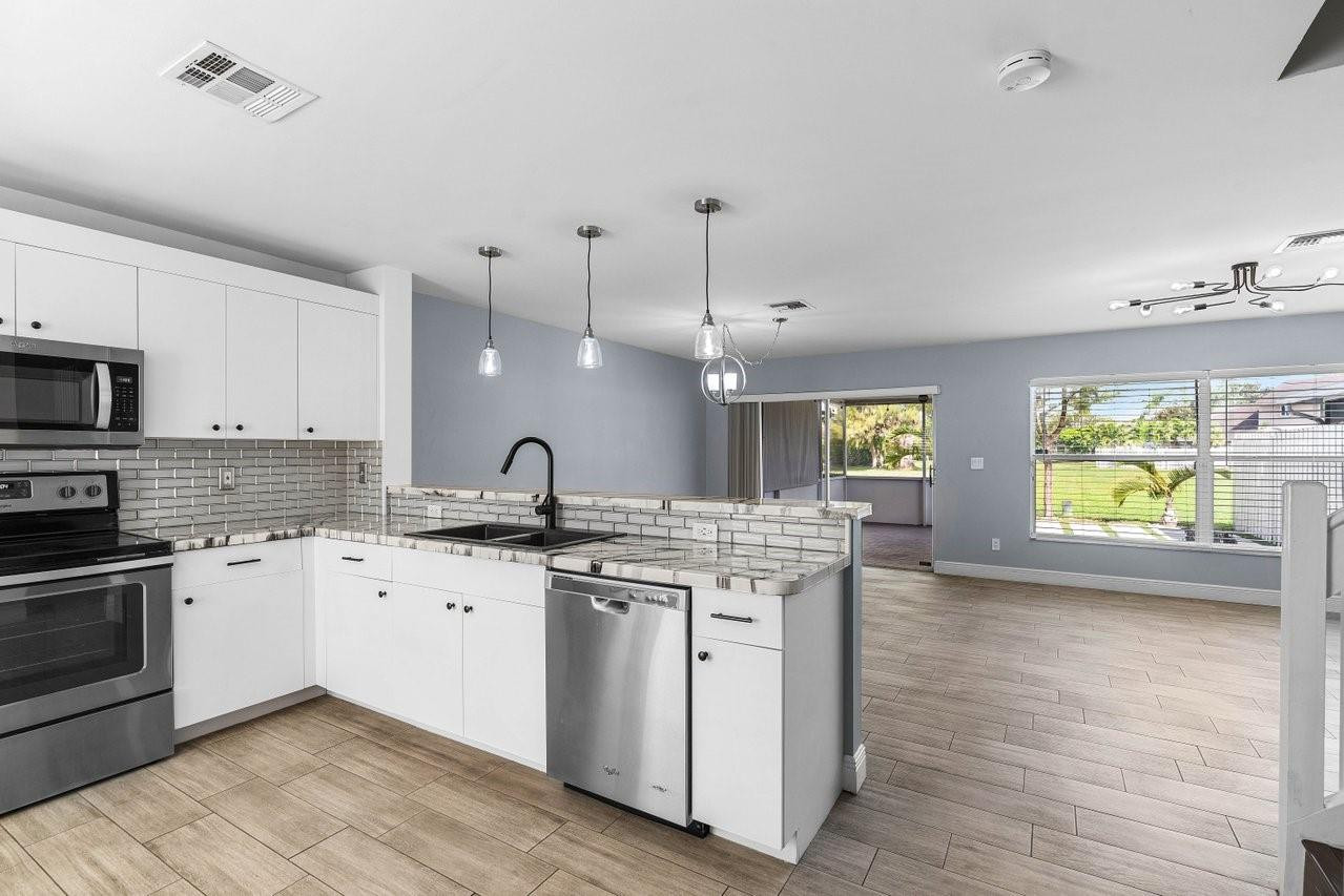 1247 NW 51st St