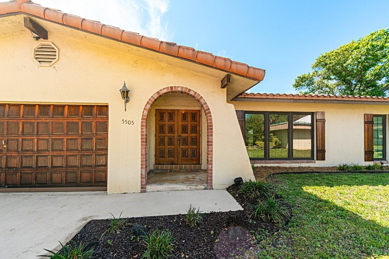5505 Red Oak Cir