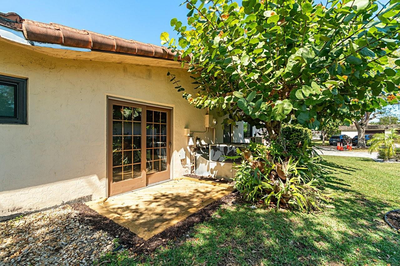 5505 Red Oak Cir