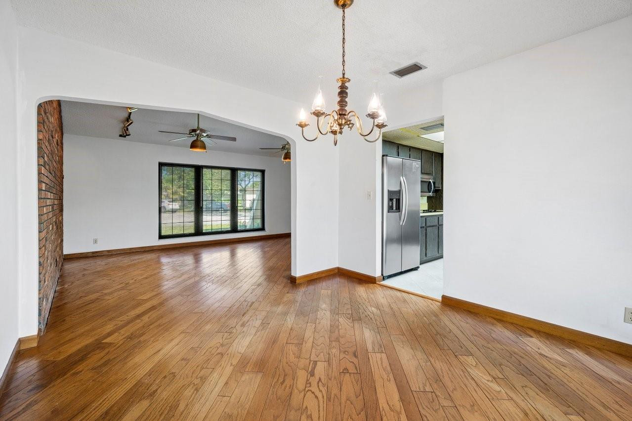 5505 Red Oak Cir