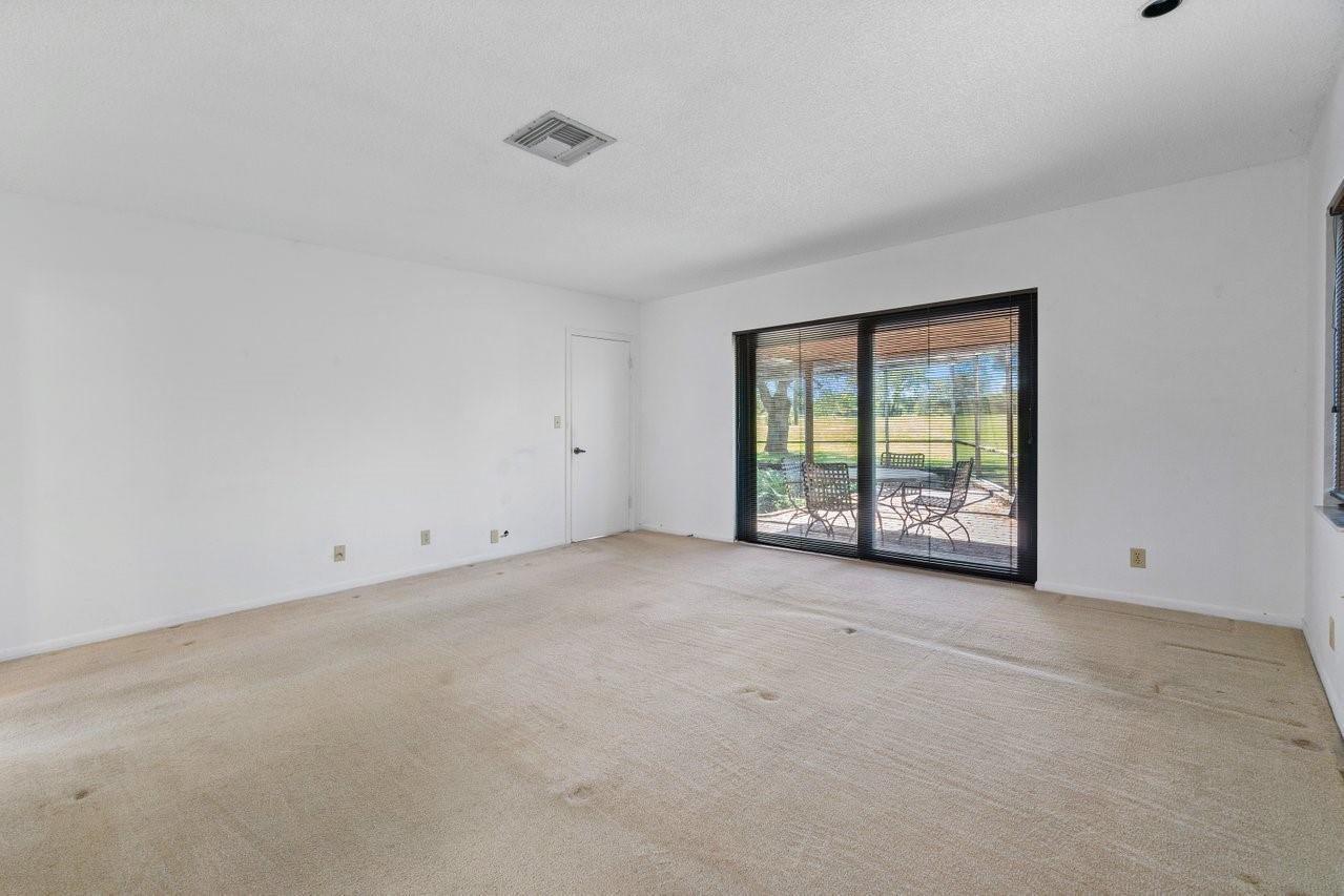 5505 Red Oak Cir