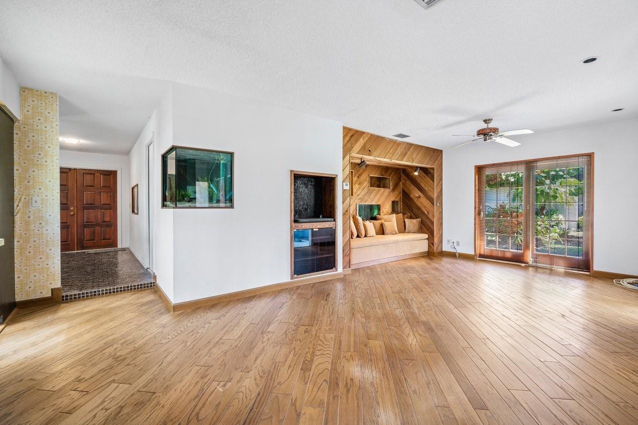 5505 Red Oak Cir