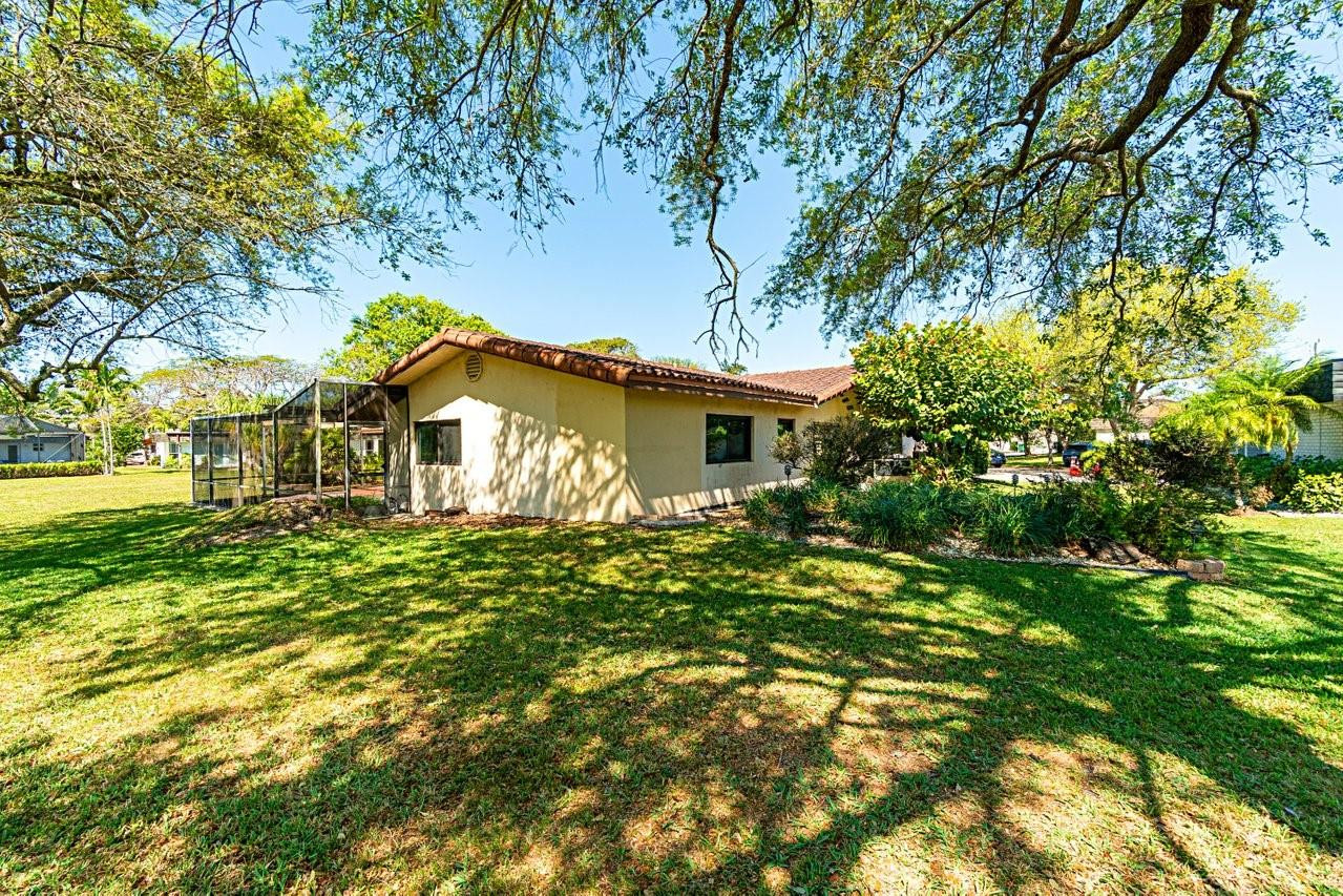 5505 Red Oak Cir