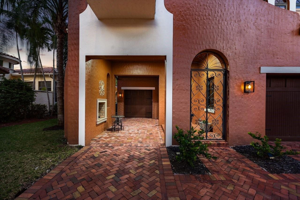 7126 Spyglass Avenue