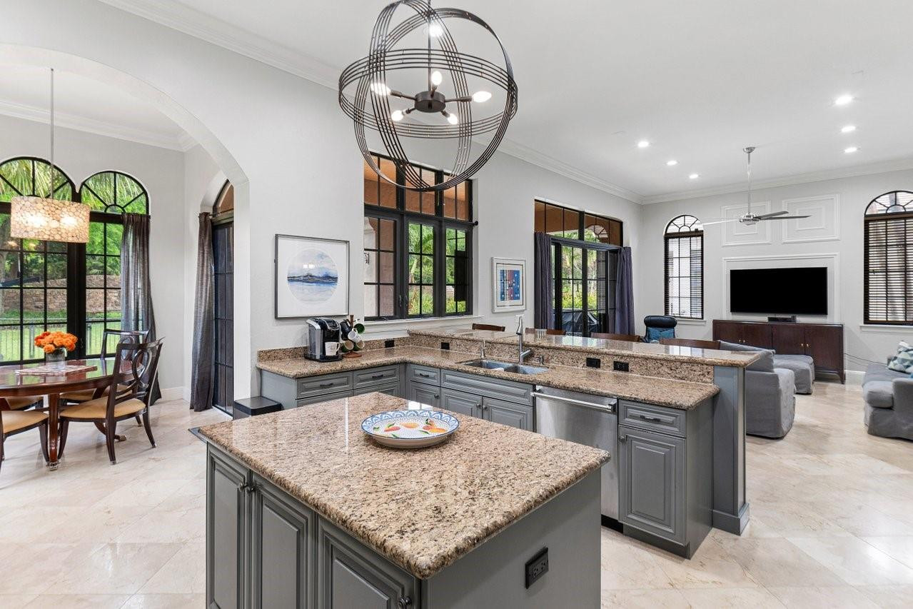 7126 Spyglass Avenue