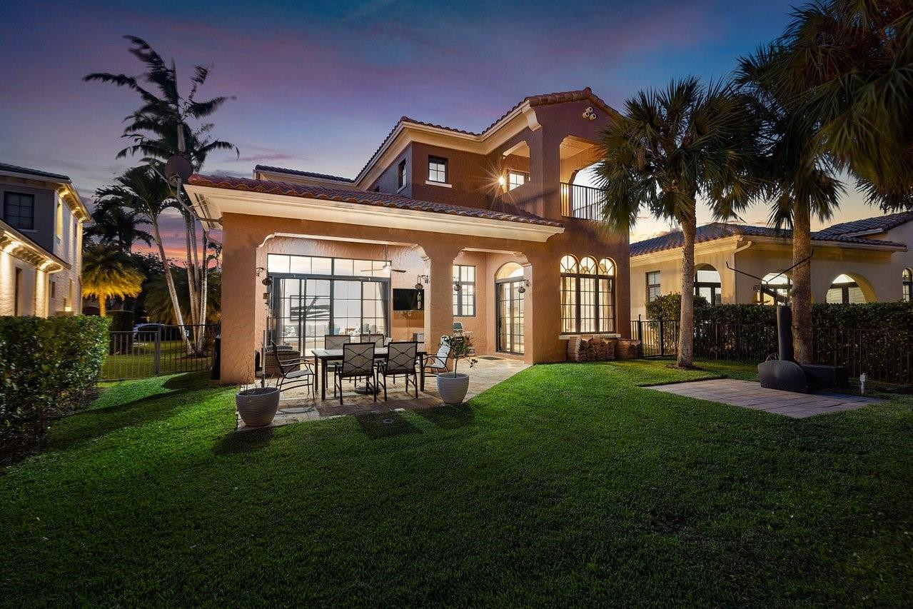 7126 Spyglass Avenue