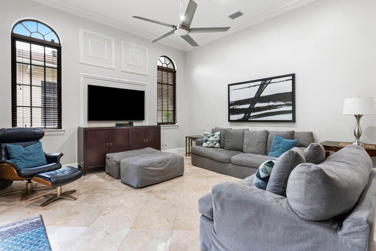 7126 Spyglass Avenue