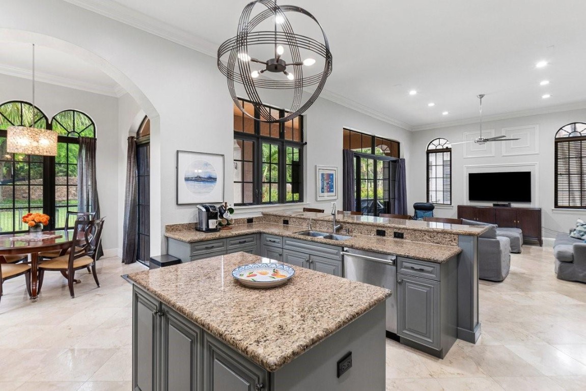 7126 Spyglass Avenue