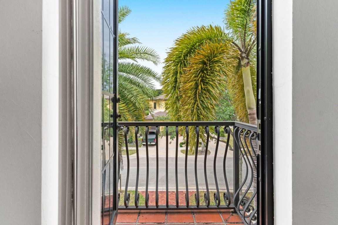 7126 Spyglass Avenue