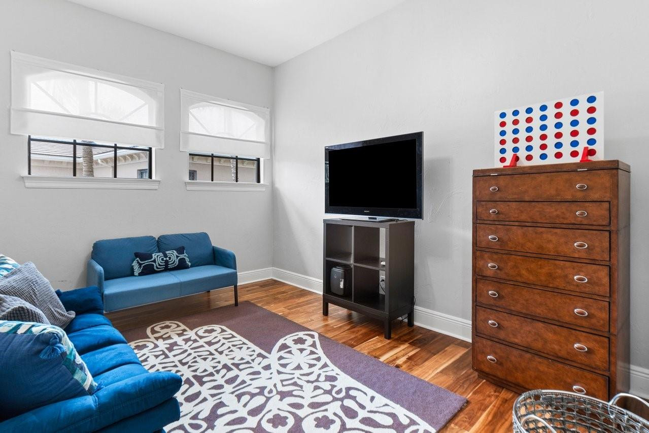 7126 Spyglass Avenue