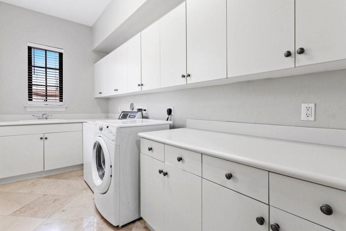 7126 Spyglass Avenue