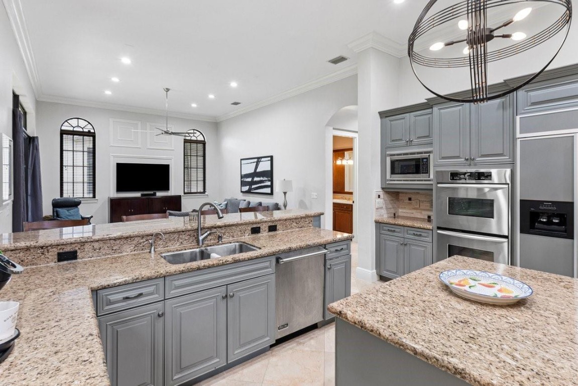 7126 Spyglass Avenue