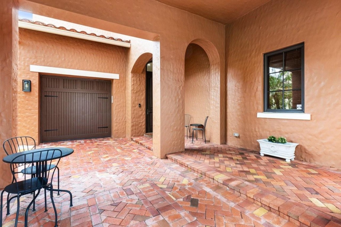 7126 Spyglass Avenue