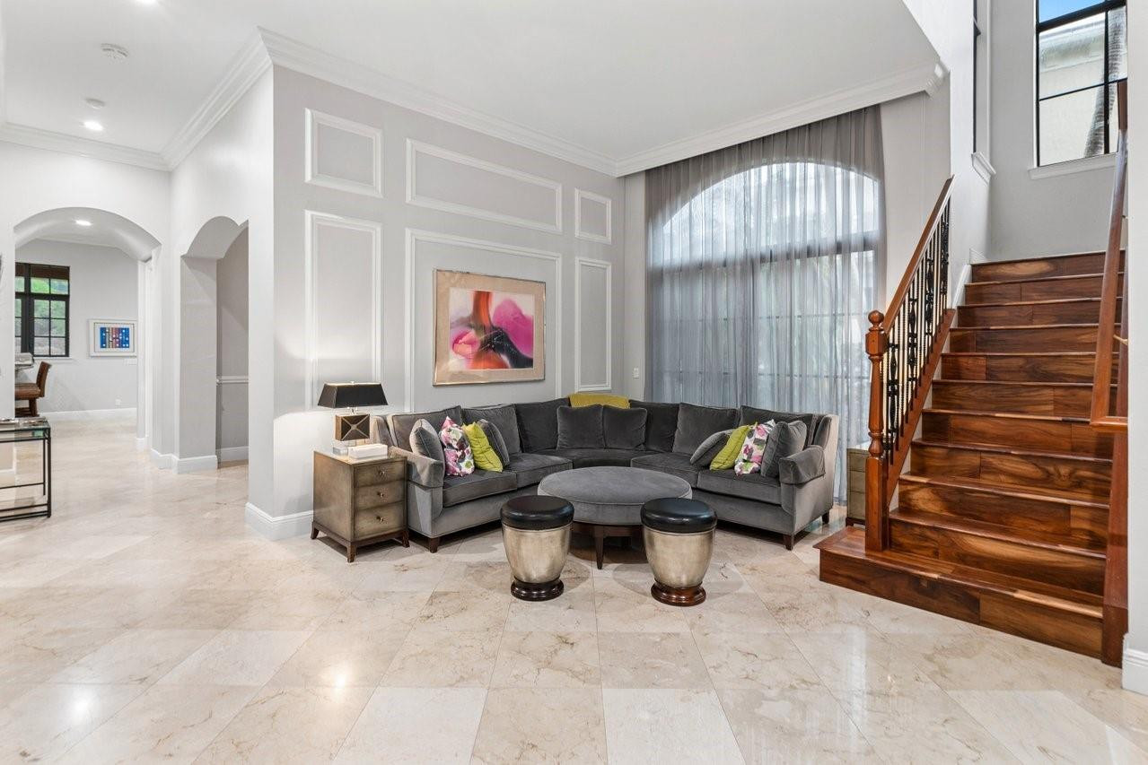 7126 Spyglass Avenue