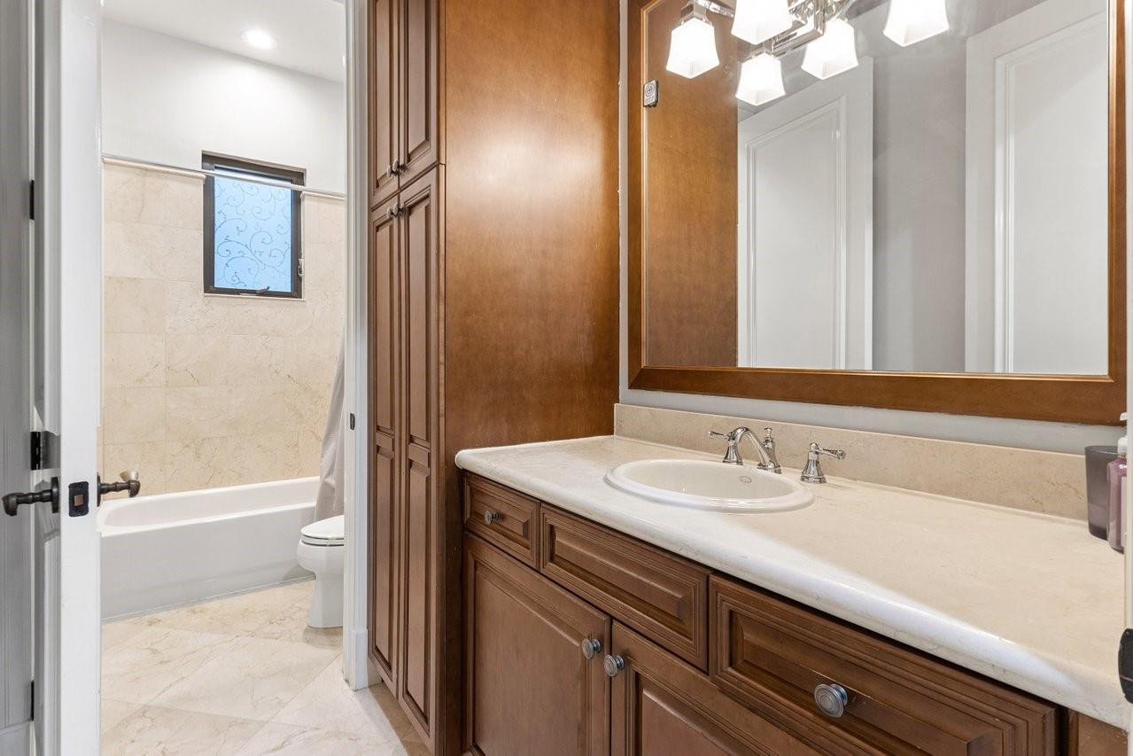 7126 Spyglass Avenue