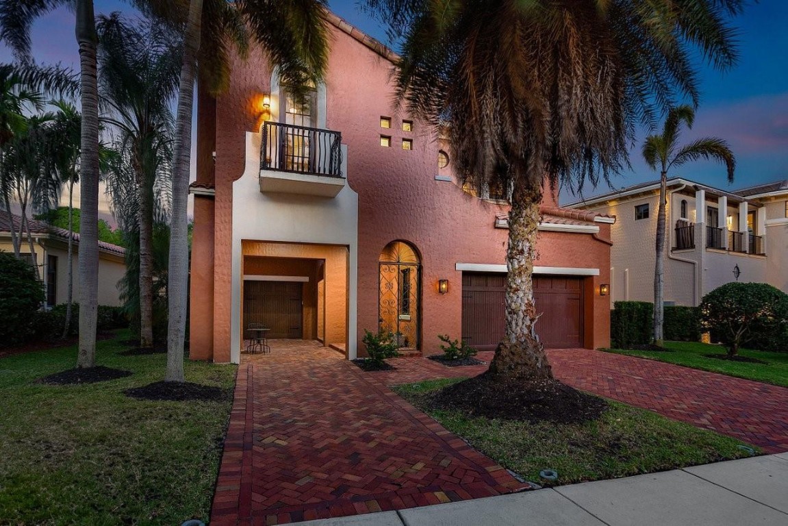 7126 Spyglass Avenue