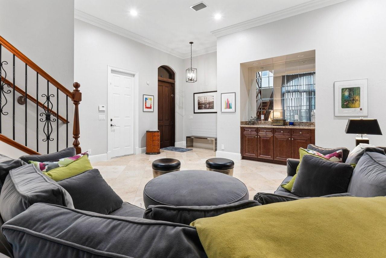 7126 Spyglass Avenue