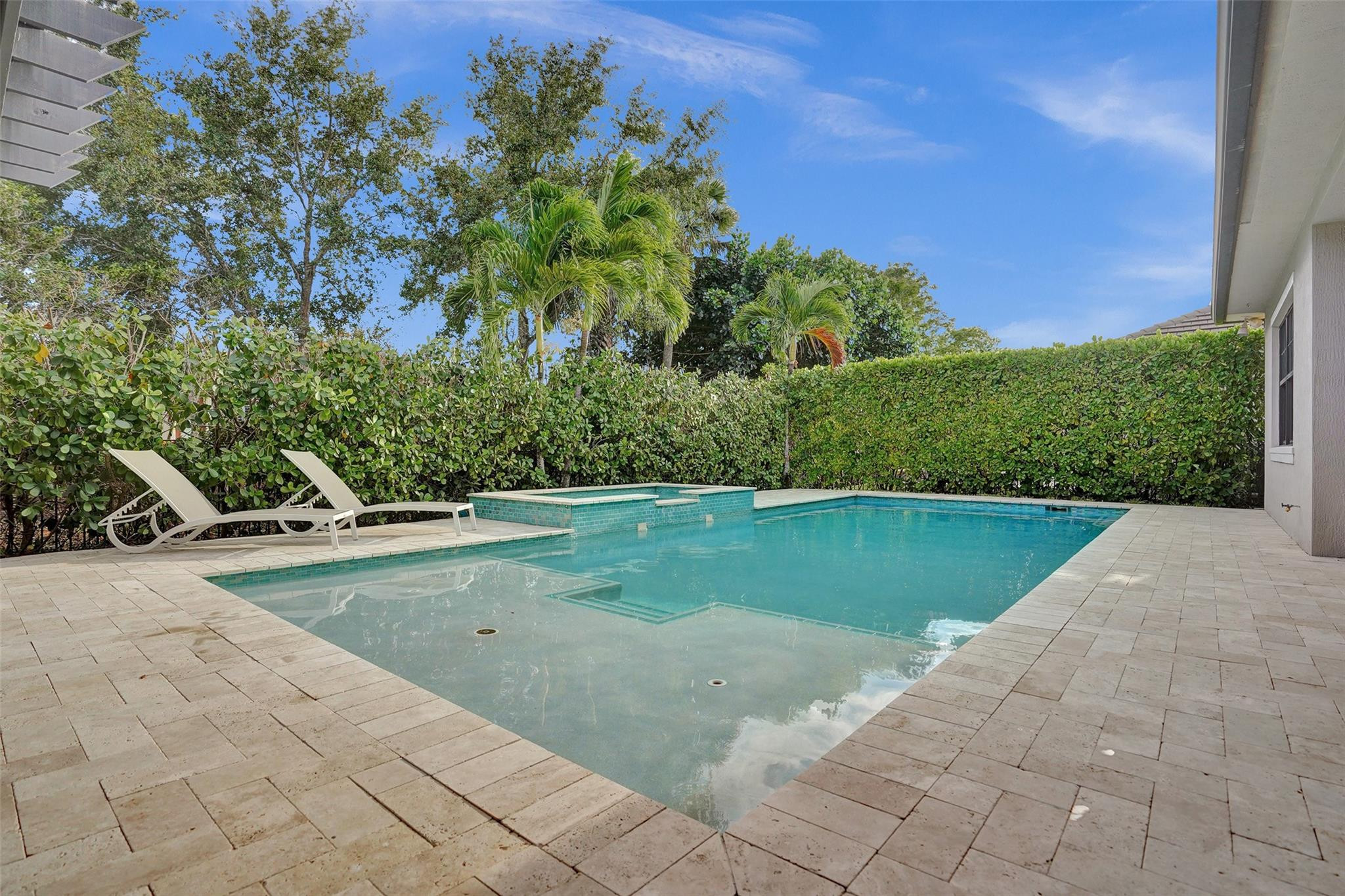 11010 Meridian Dr South