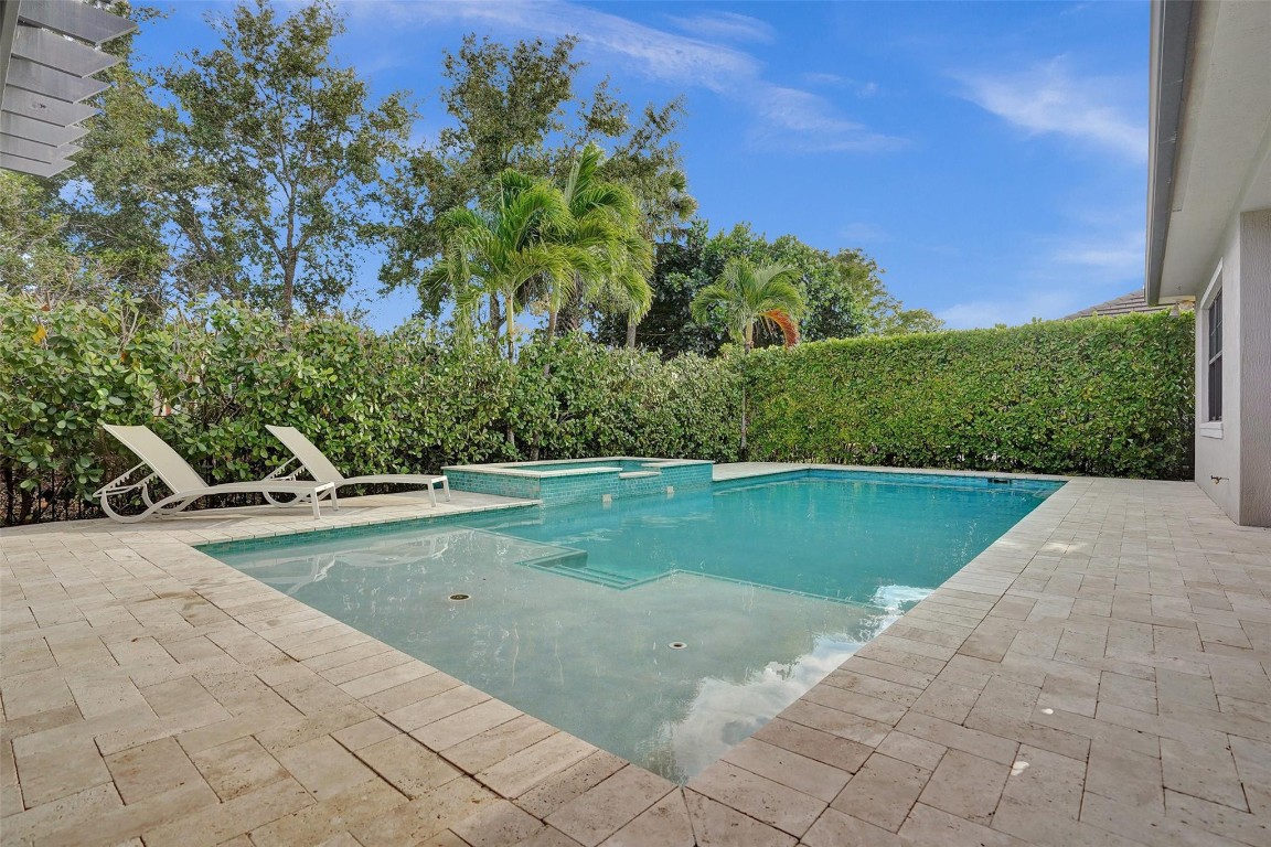 11010 Meridian Dr South