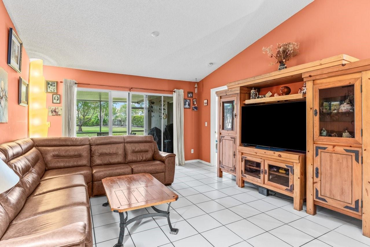 1260 NW 52nd Way