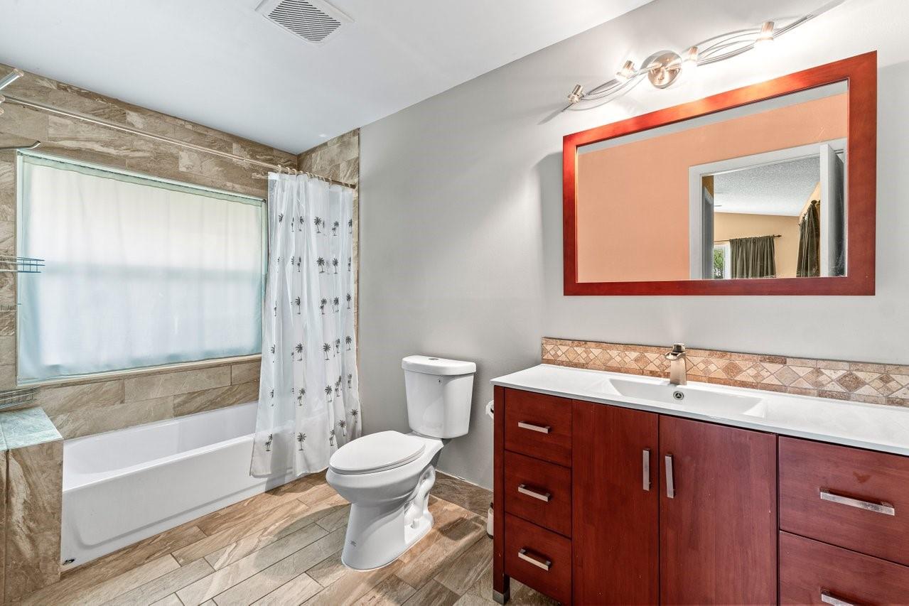 1260 NW 52nd Way