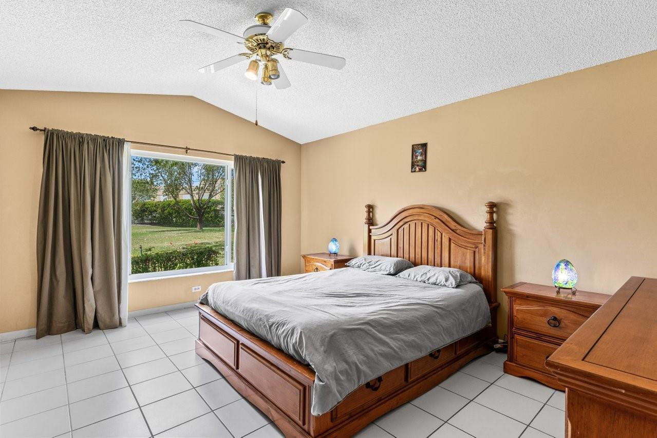 1260 NW 52nd Way