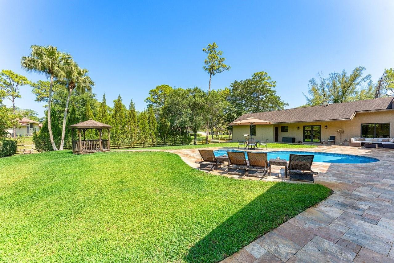 5840 NW 66th Ave