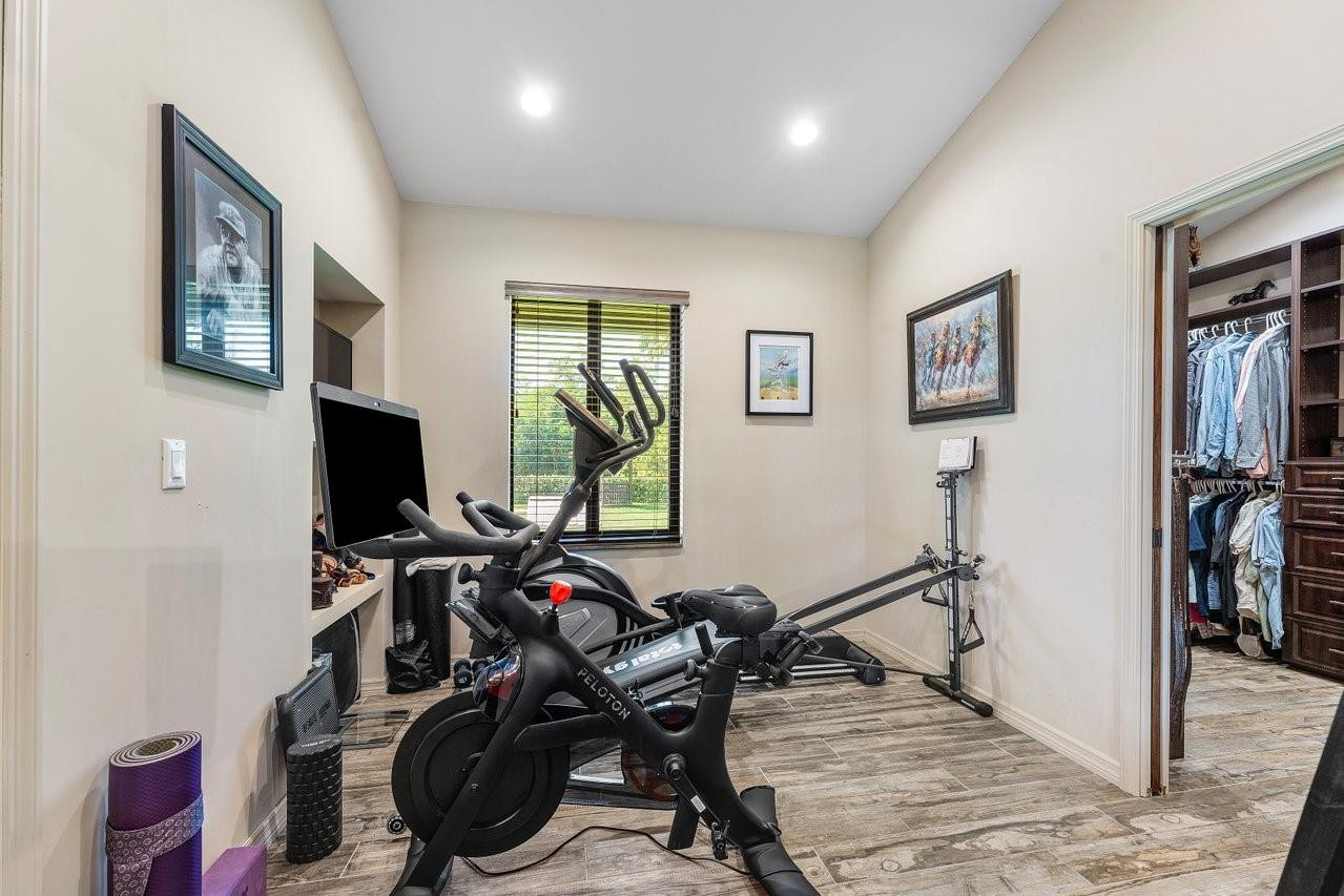 5840 NW 66th Ave