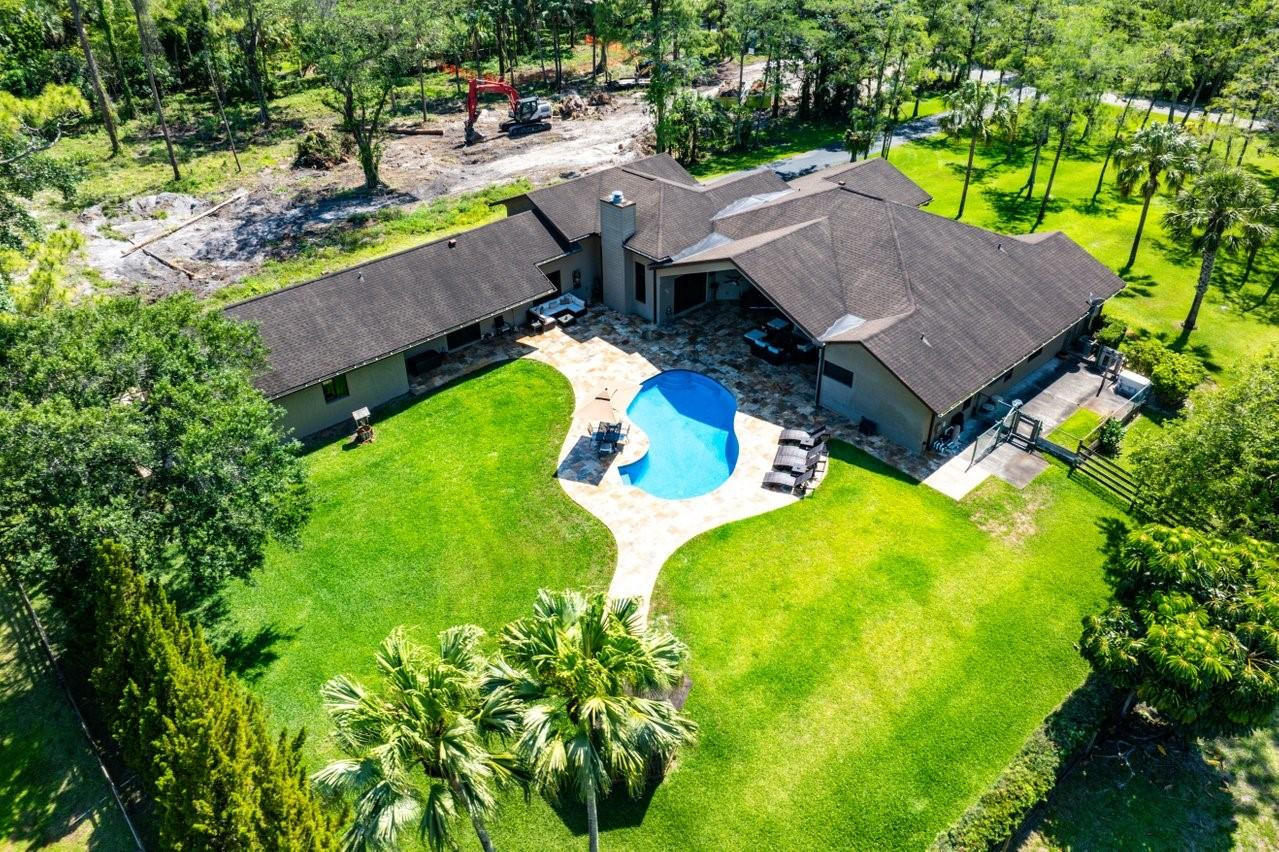 5840 NW 66th Ave