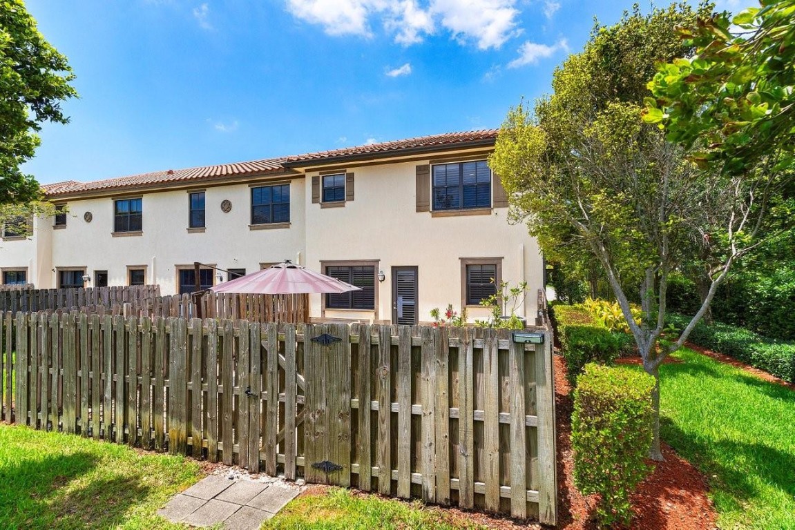 9580 Town Parc Cir S 9580