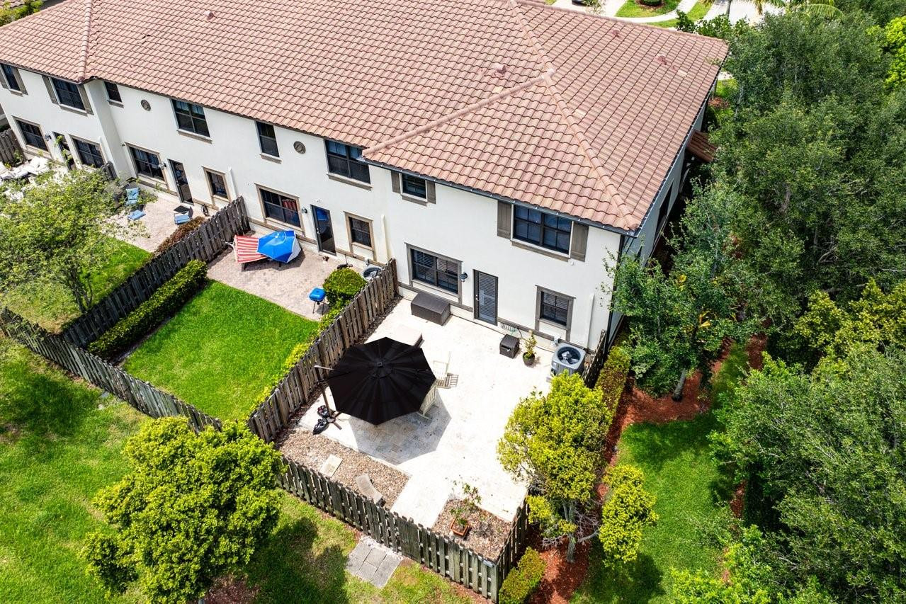 9580 Town Parc Cir S 9580