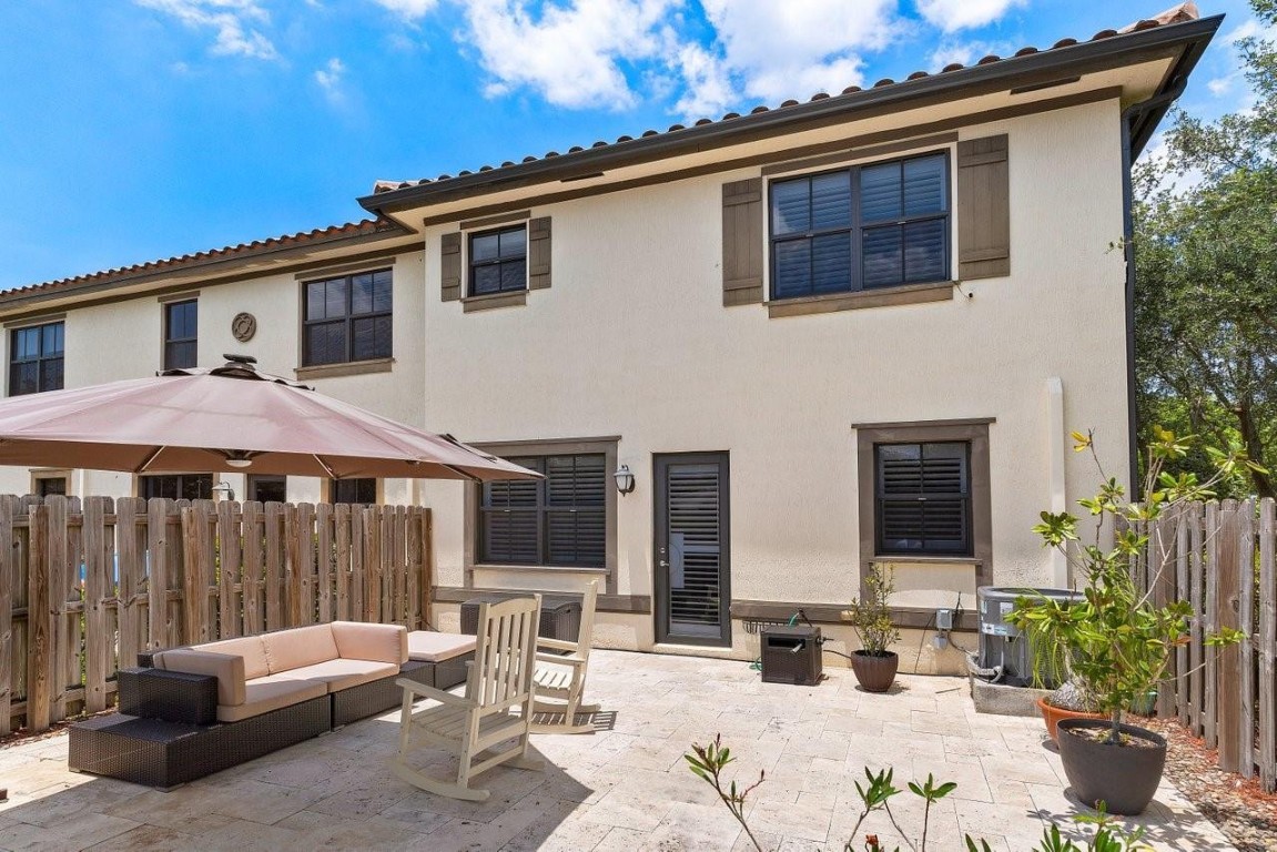 9580 Town Parc Cir S 9580