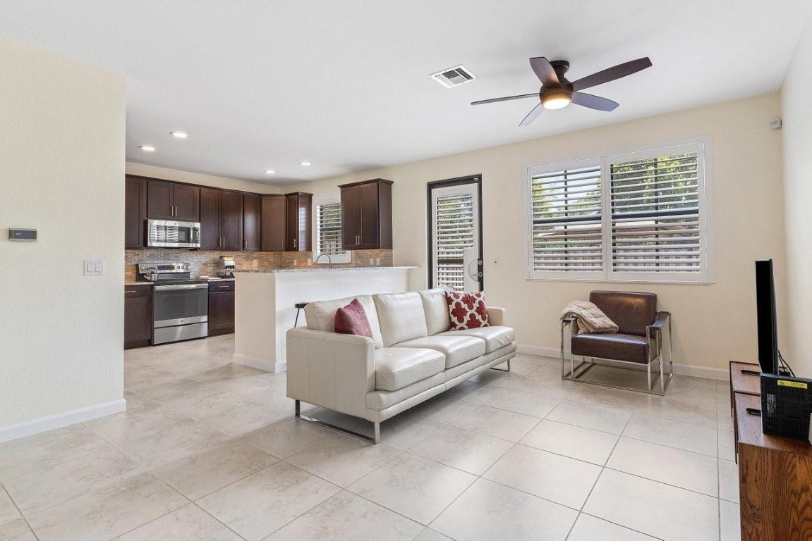 9580 Town Parc Cir S 9580