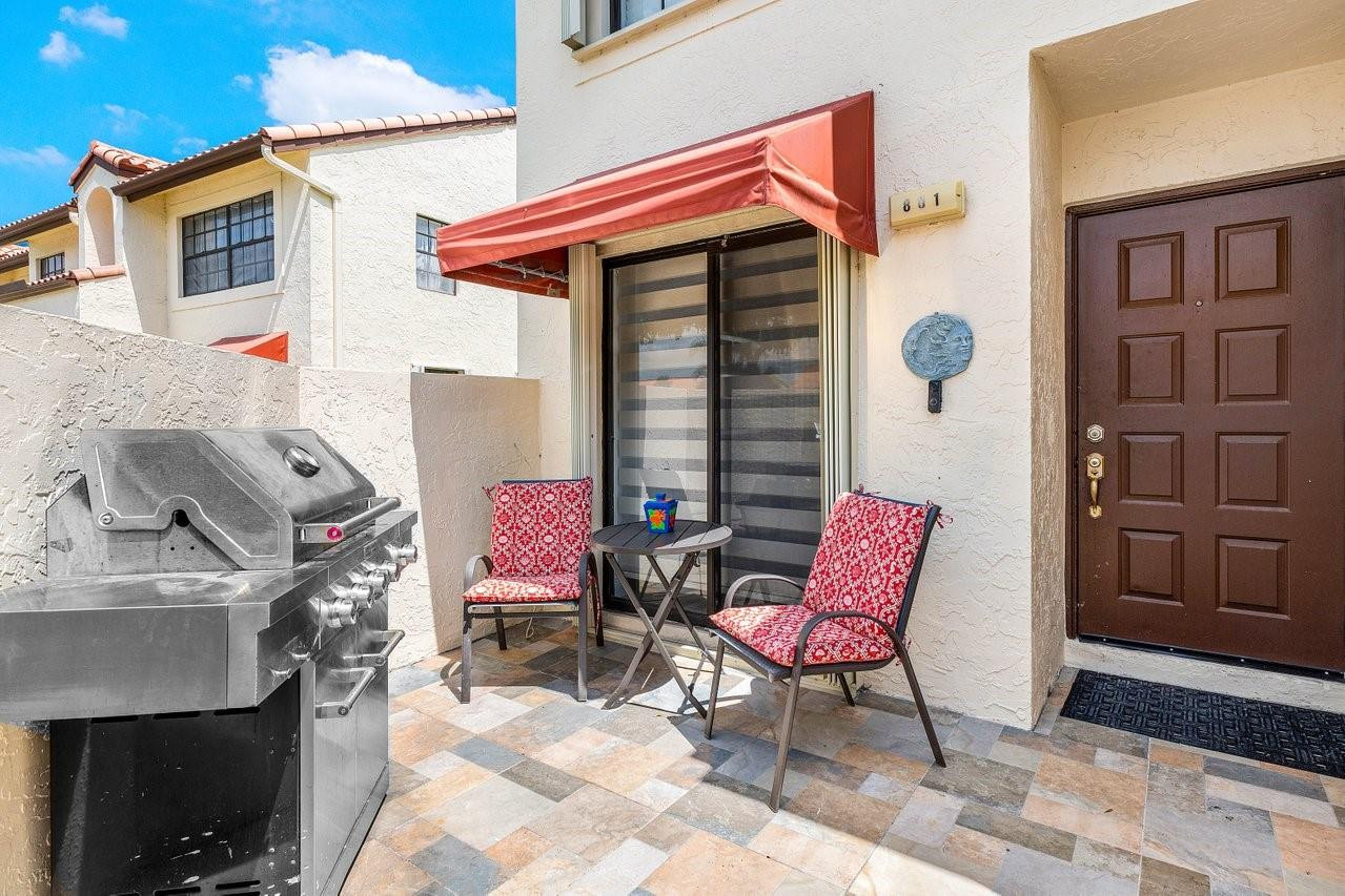 801 Freedom Ct 801
