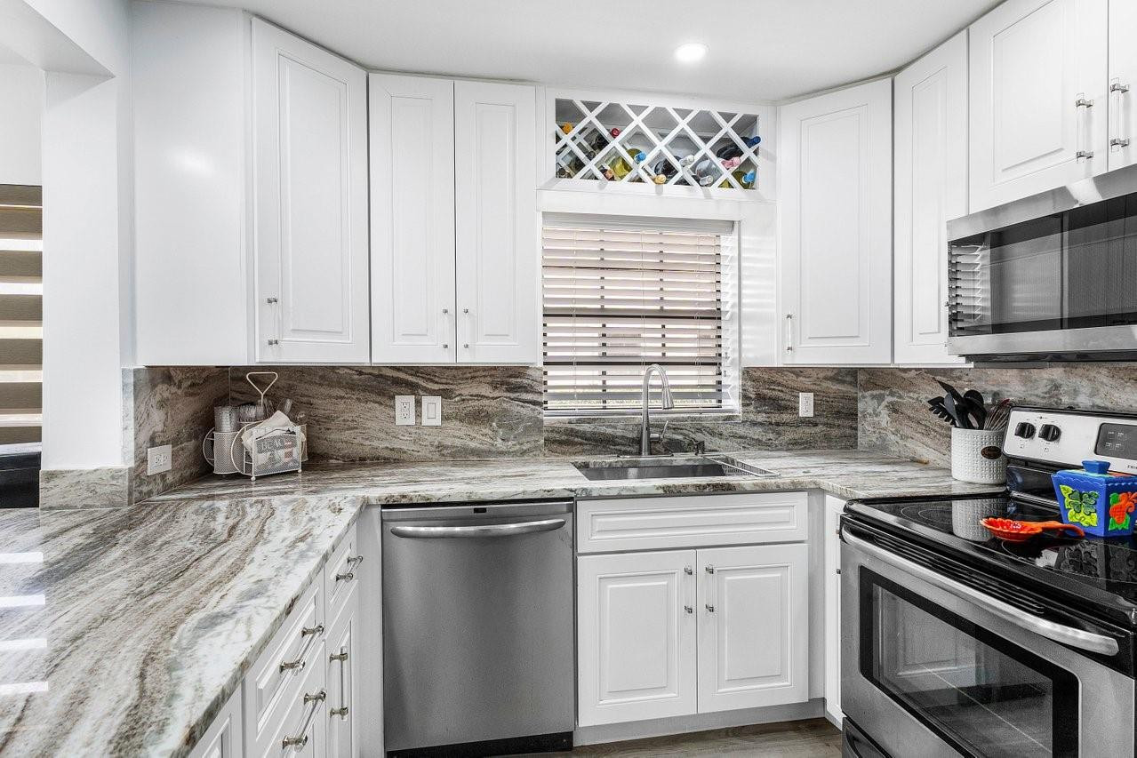 801 Freedom Ct 801