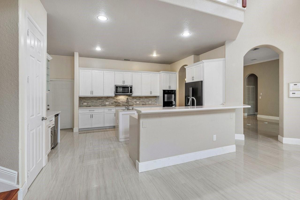 864 NW 123rd Dr