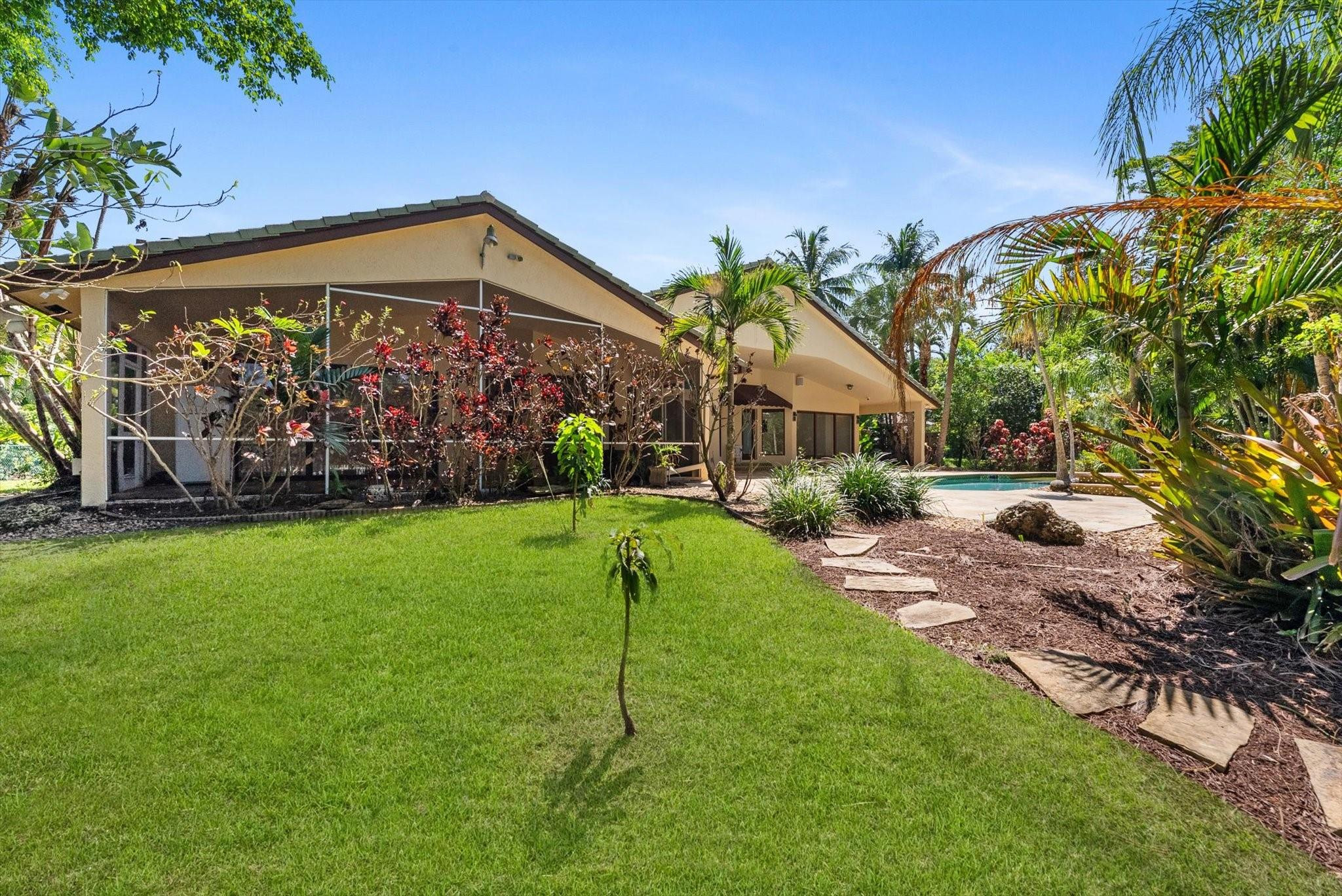 6011 NW 69TH MNR