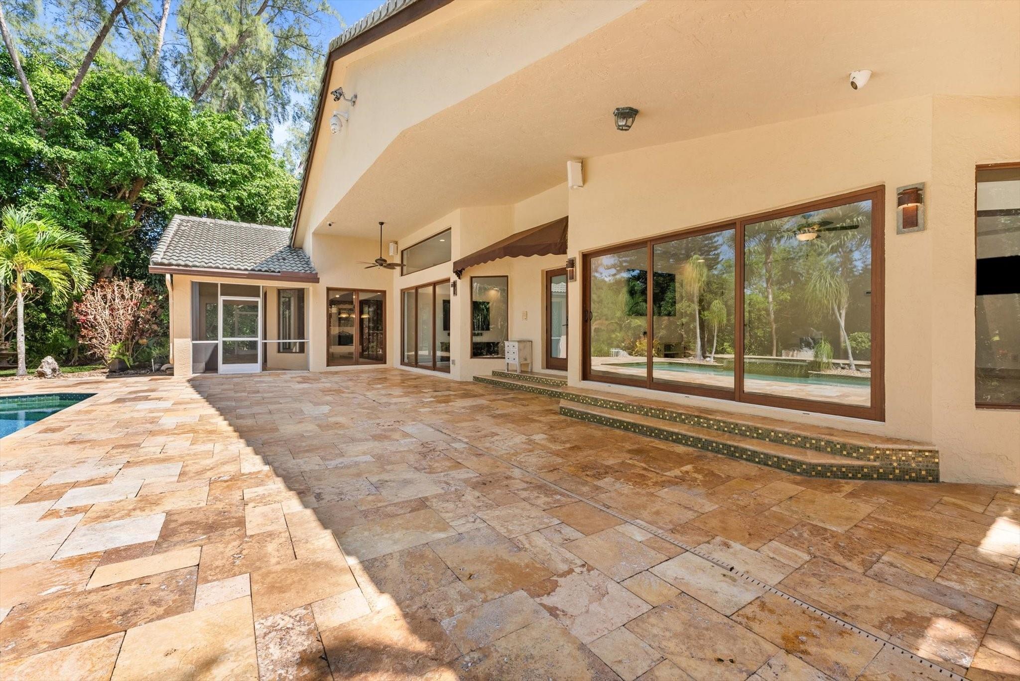 6011 NW 69TH MNR