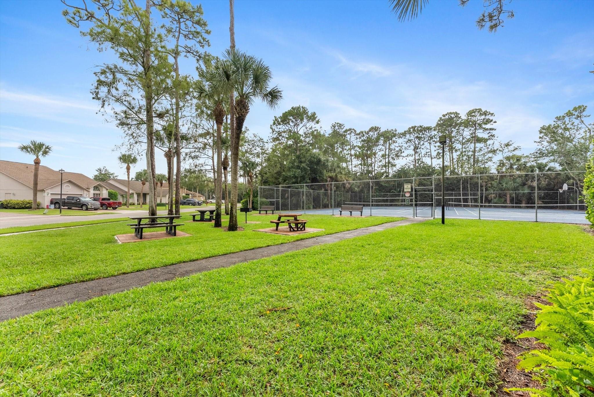 9888 Cross Pine Ct