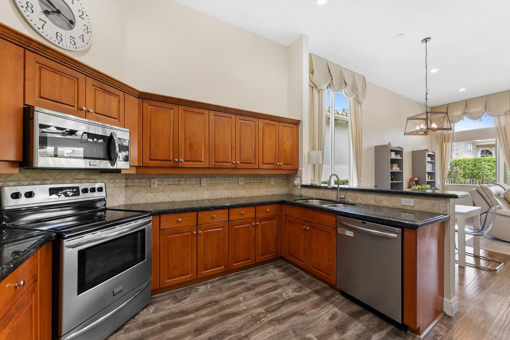 5867 NW 125th Ter