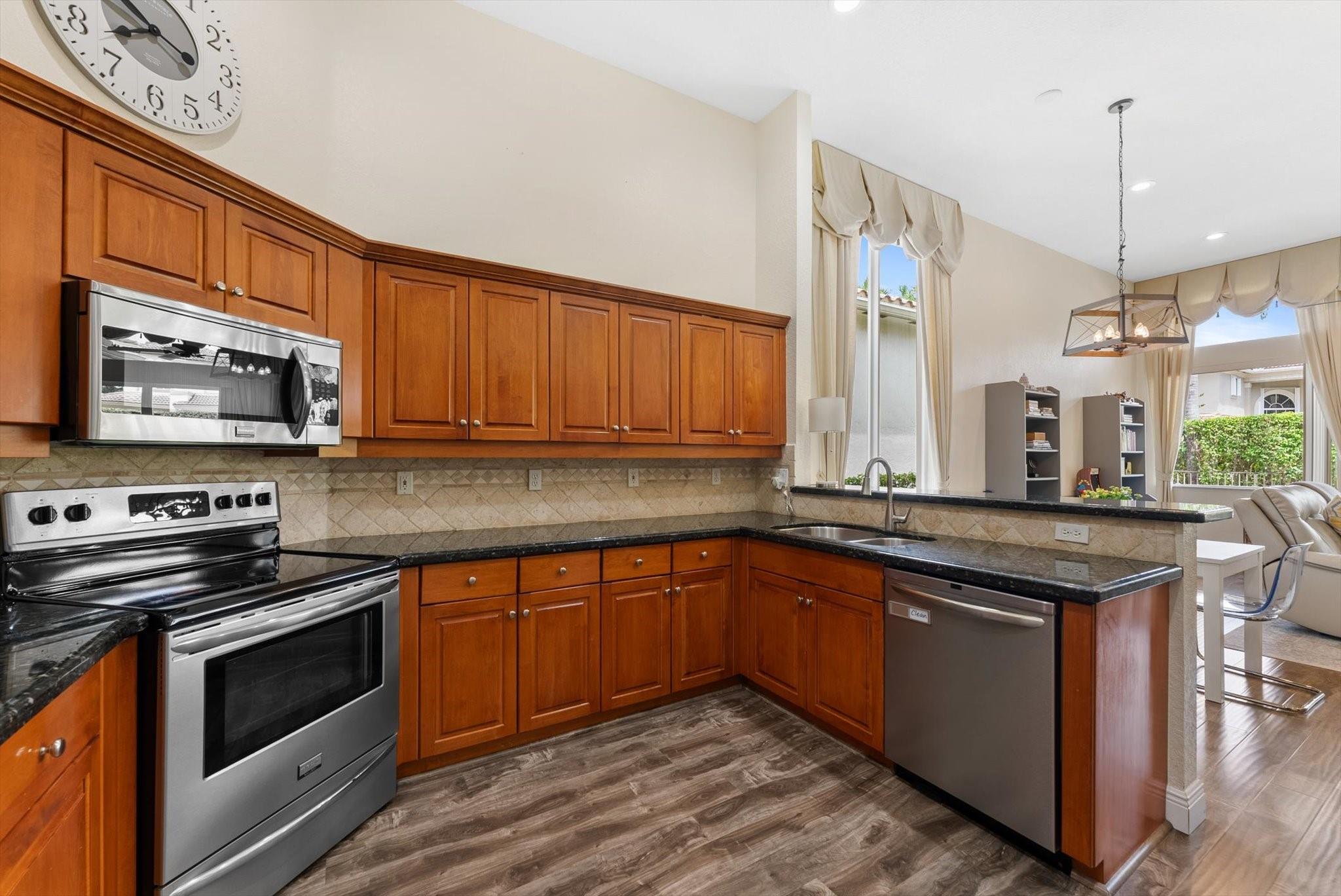 5867 NW 125th Ter