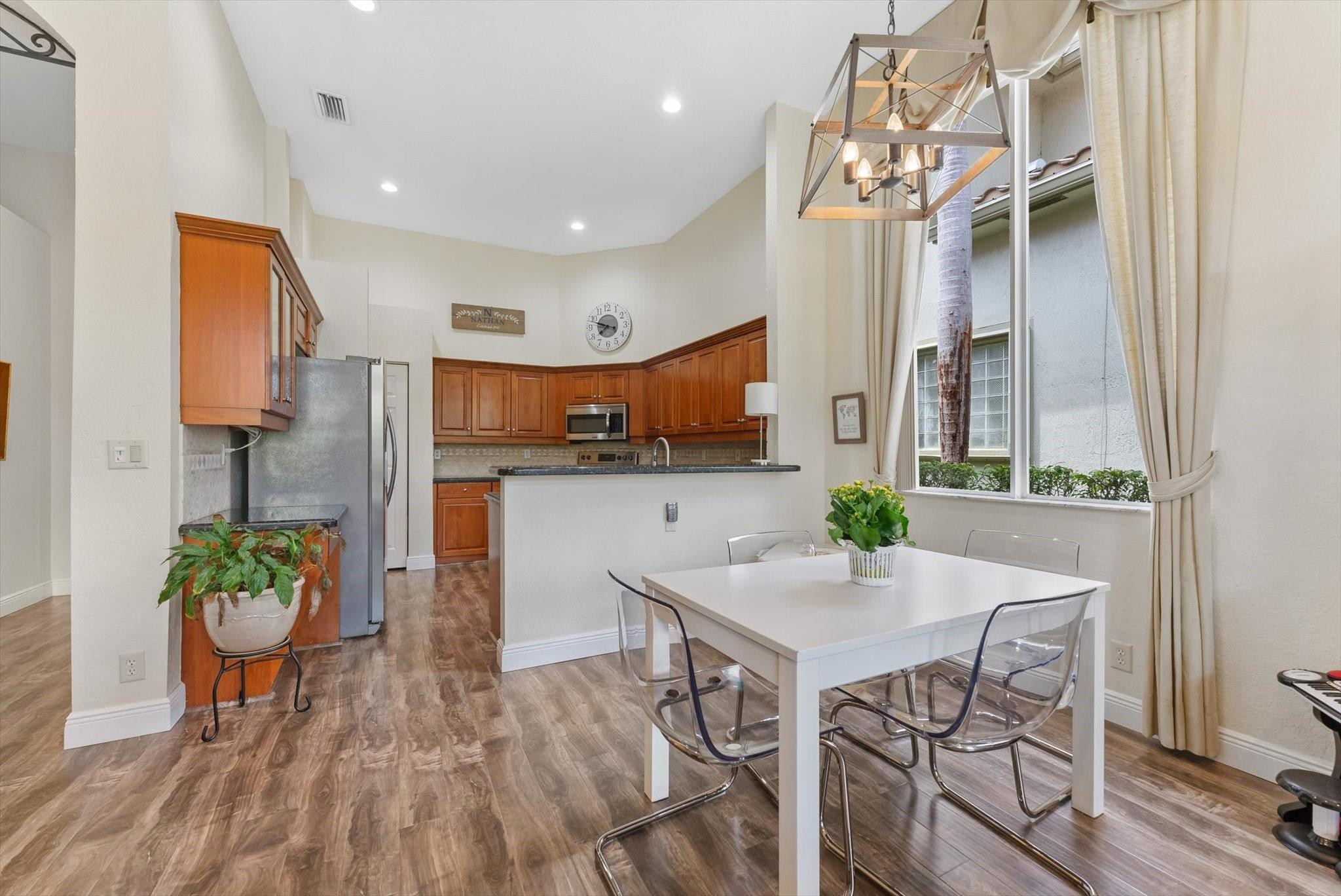 5867 NW 125th Ter