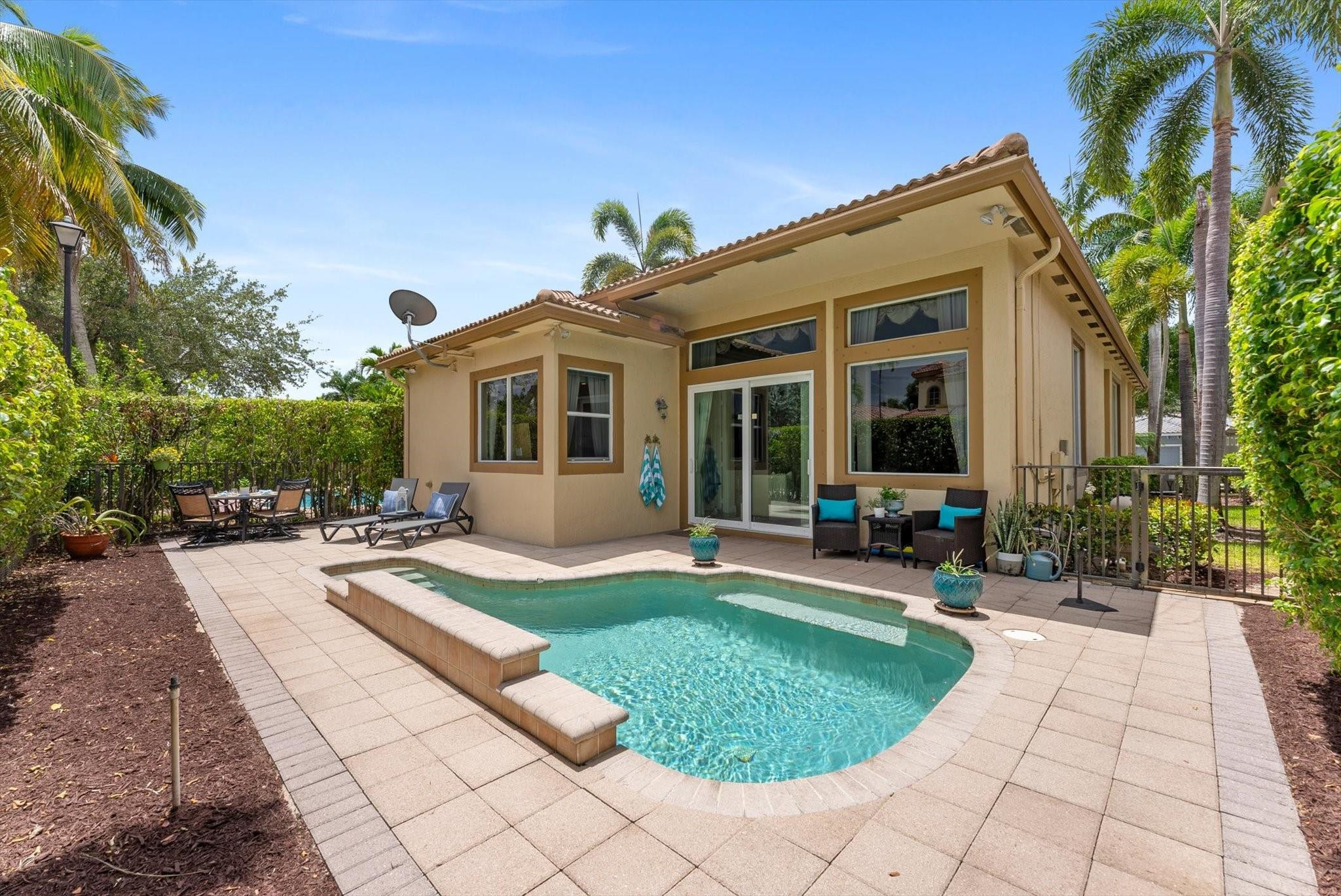 5867 NW 125th Ter
