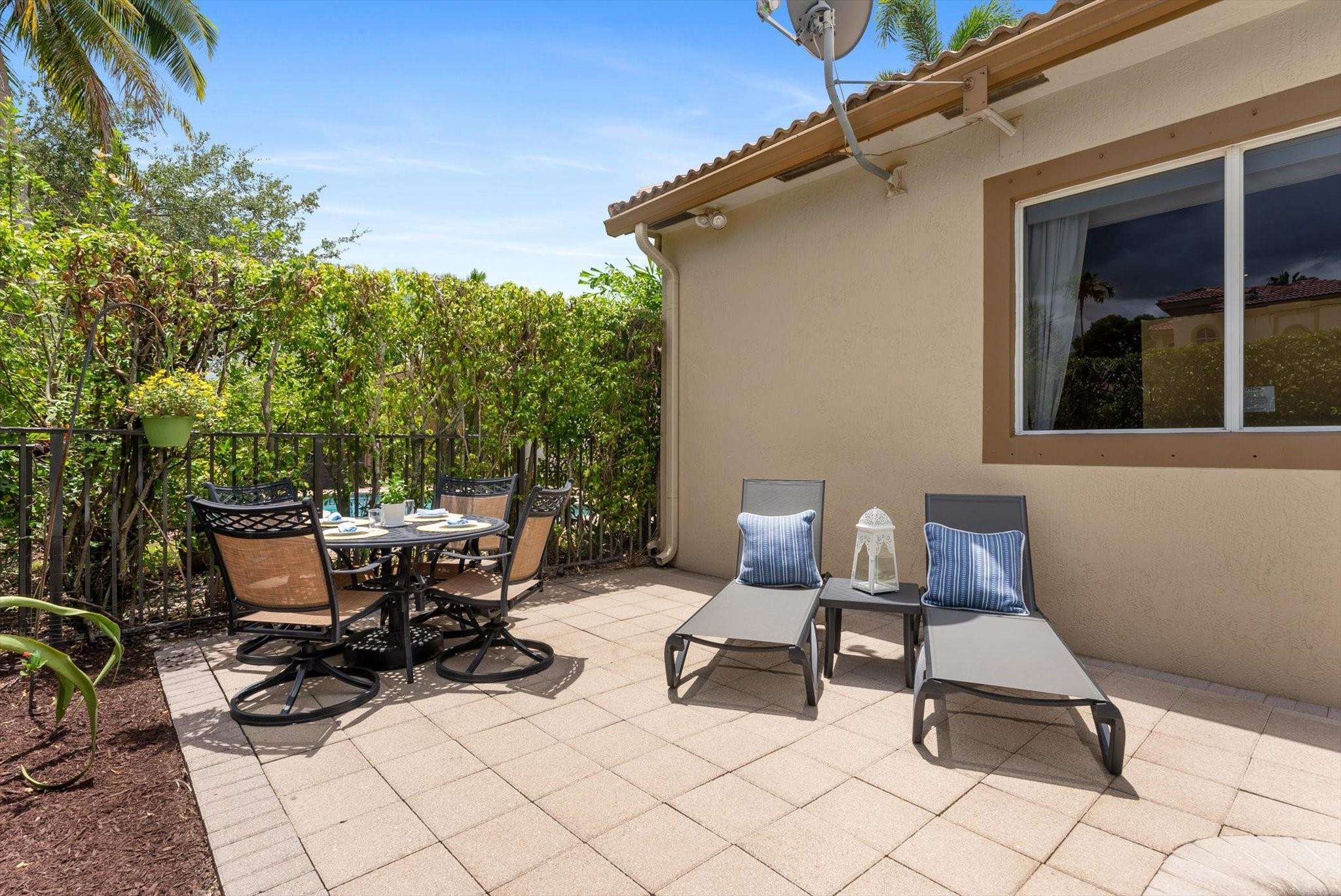 5867 NW 125th Ter