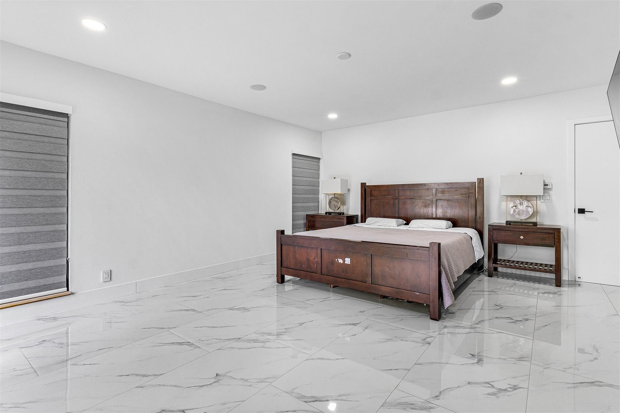 8920 Jacaranda Ln