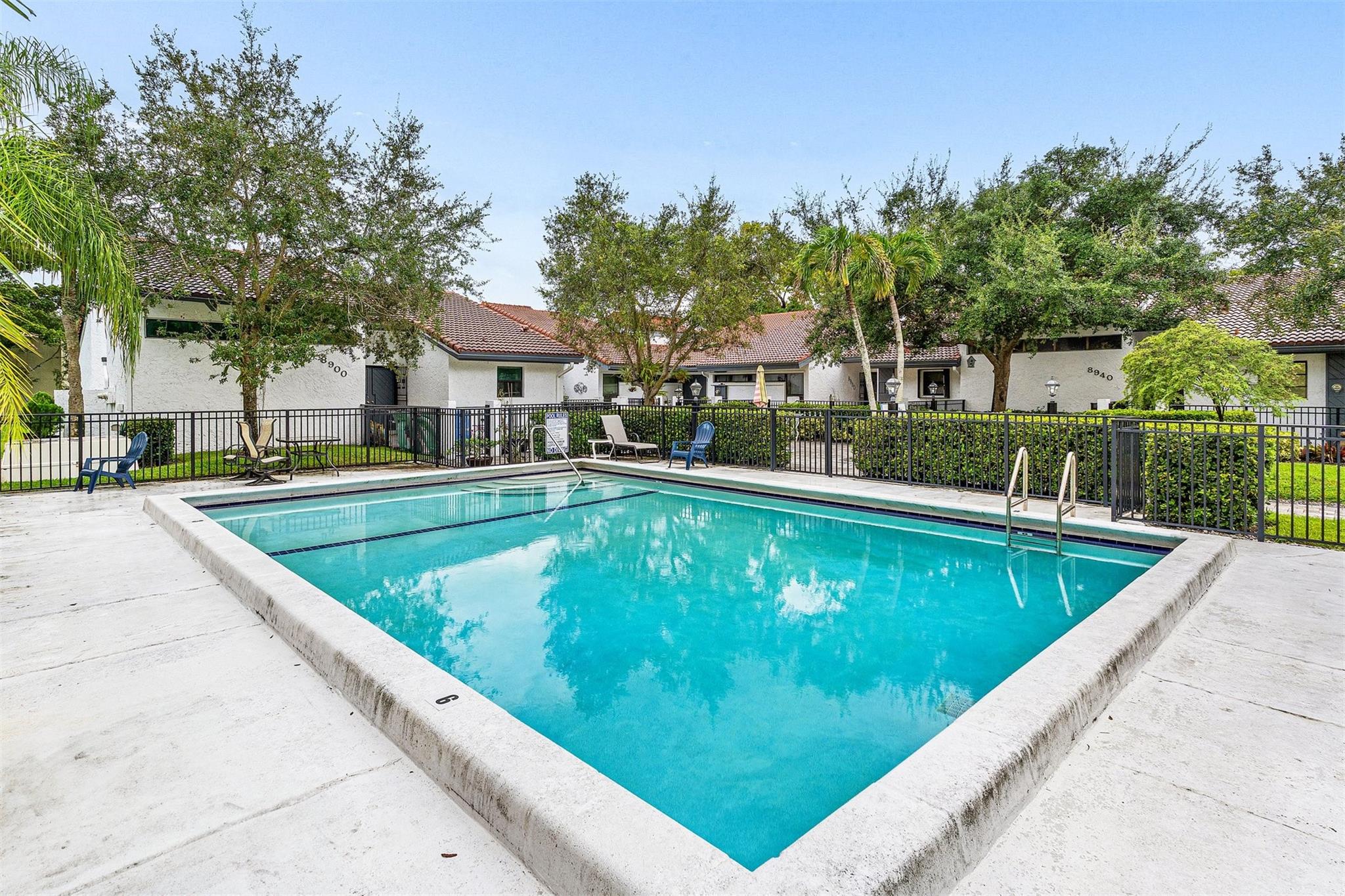 8920 Jacaranda Ln