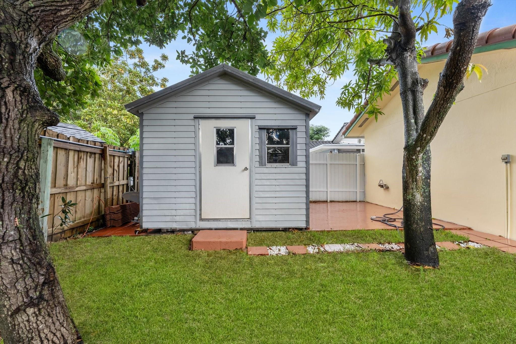 5051 SW 142 PL