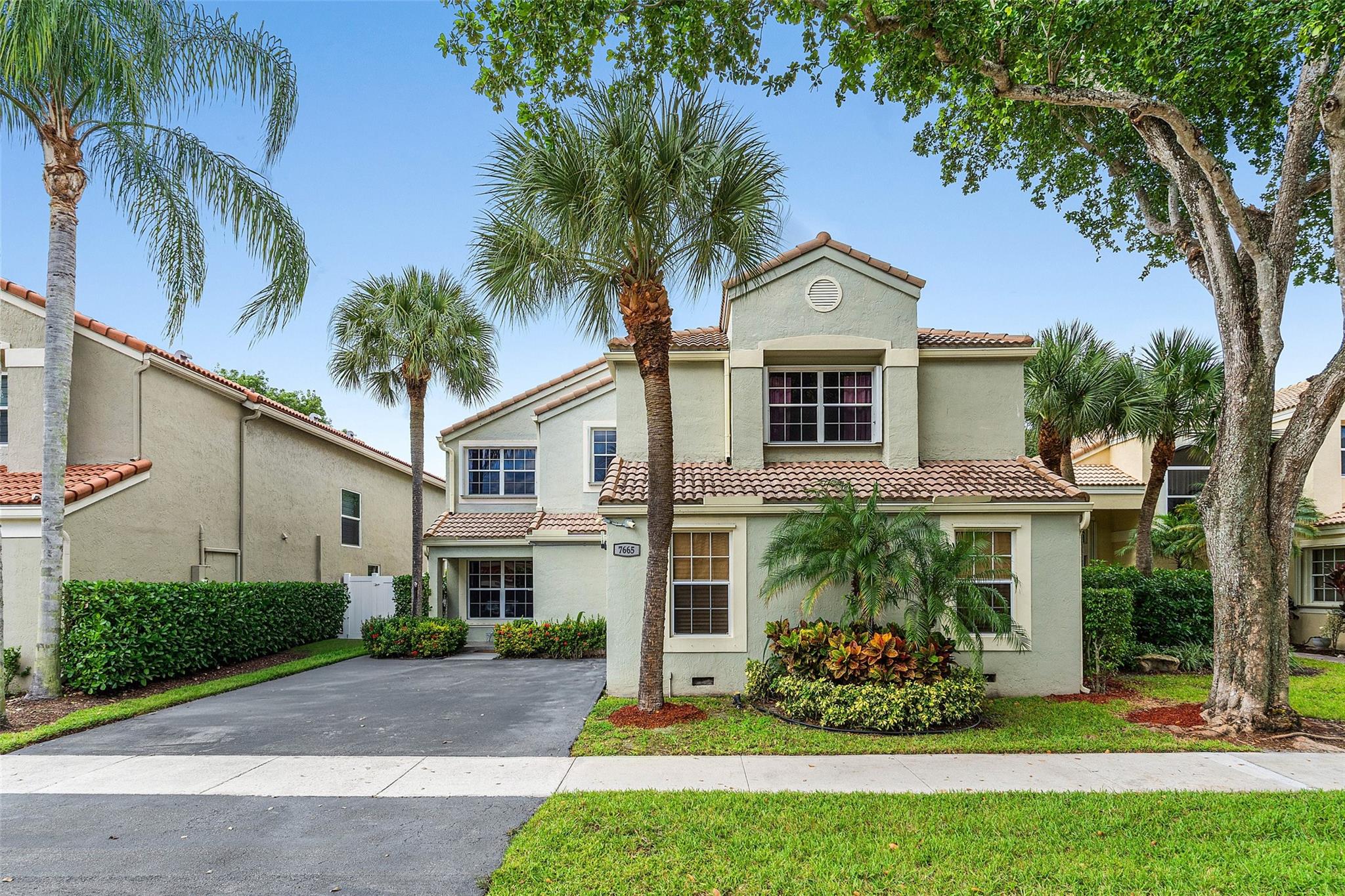 7665 NW 61st Ter