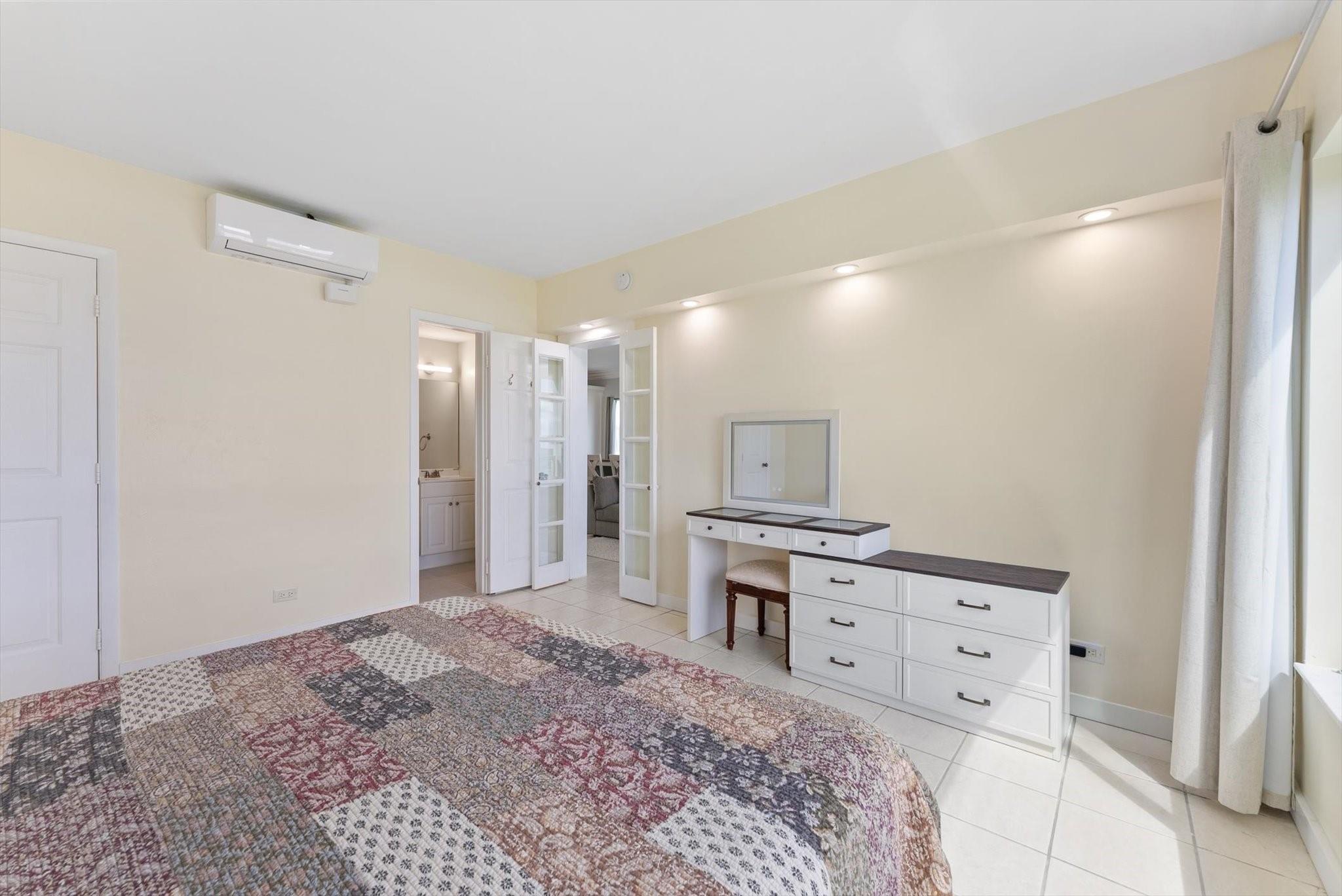 1041 HILLSBORO MILE 2