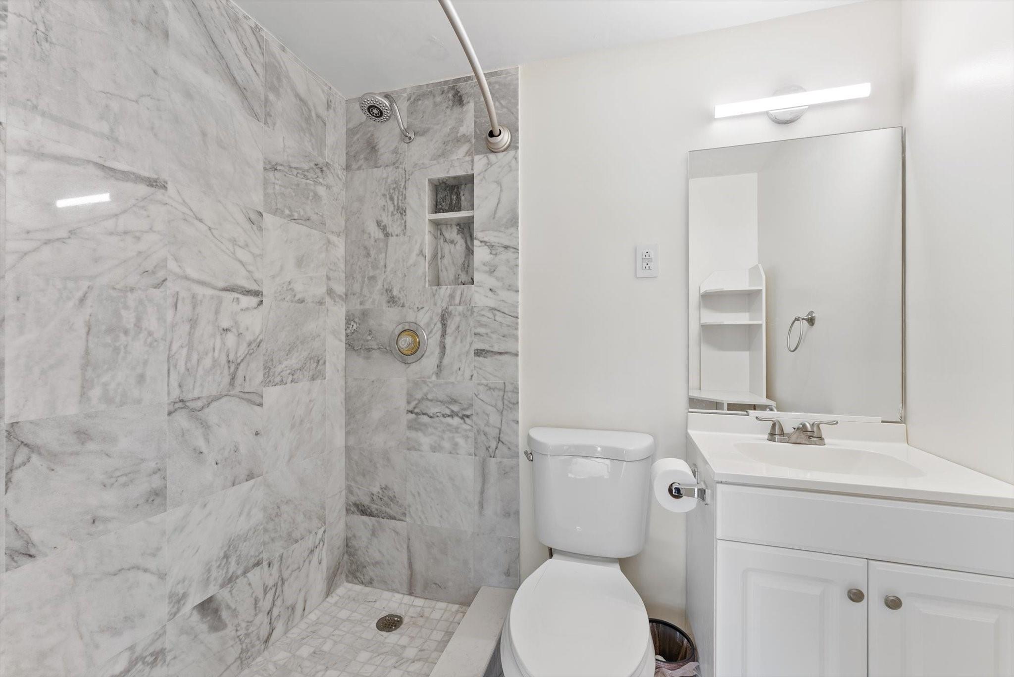 1041 HILLSBORO MILE 2